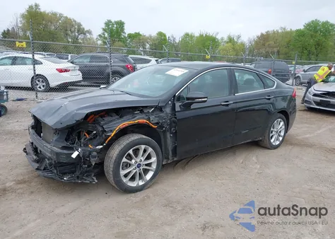 2019 Ford Fusion Energi Titanium z USA, uszkodzony, nr VIN 3FA6P0SU3KR284979